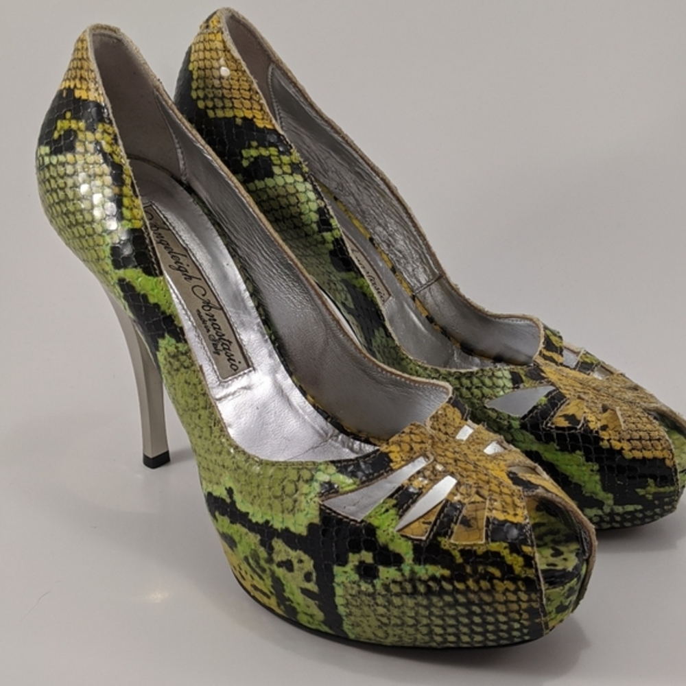 Angeleigh Anastasio Sexy Multi Color Pumps sz6
